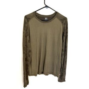 Zella Men’s Camo Long Sleeve Shirt NWT